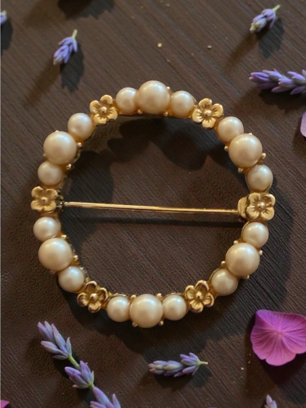 Pearl and Gold Floral Circle Brooch - Elegant Women's Jewelry